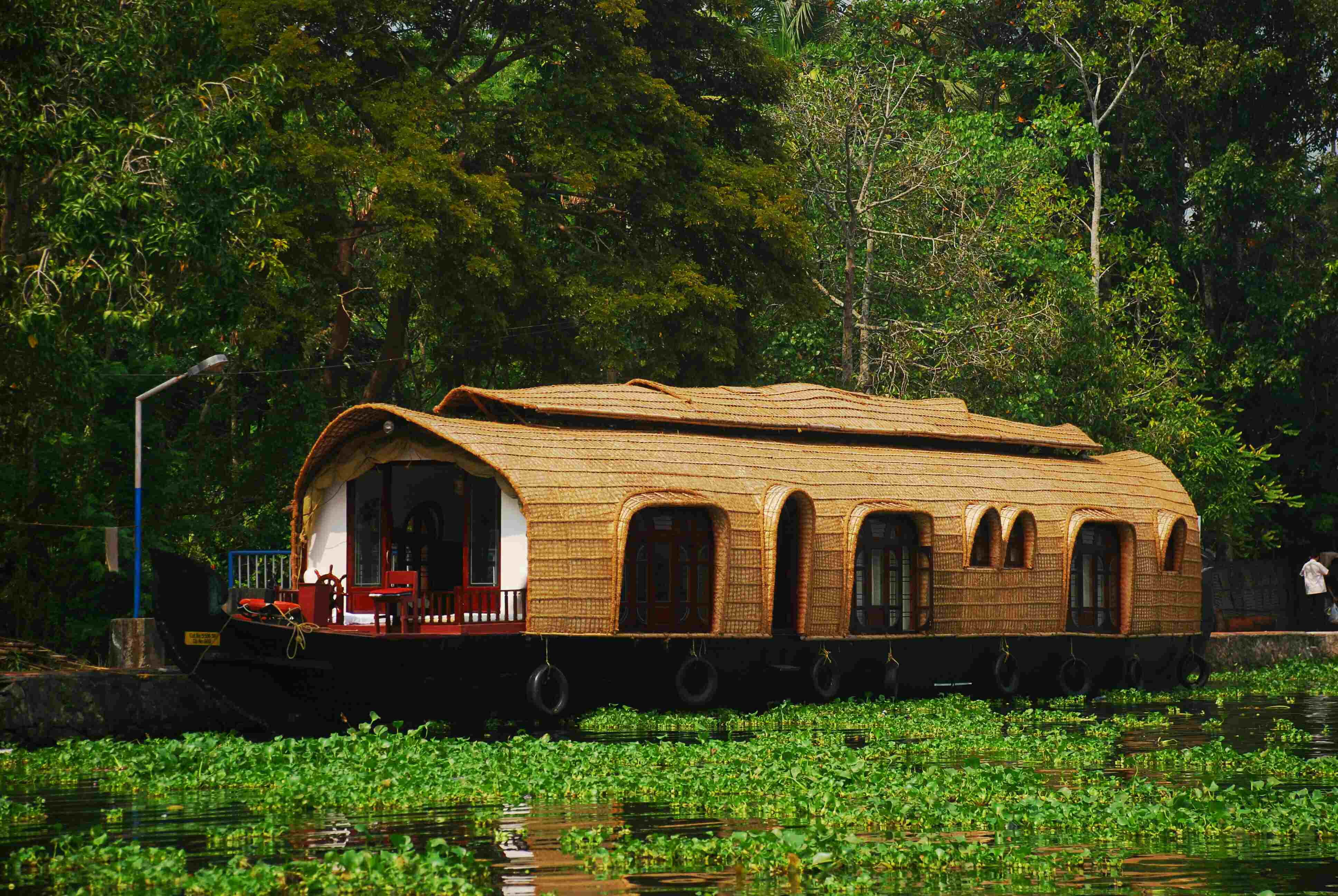 luxury houseboat Alleppey